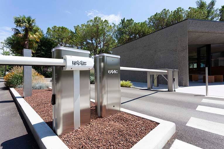 AUTOMATIC_HYDRAULIC_ELECTROMECHANICAL_BARRIERS