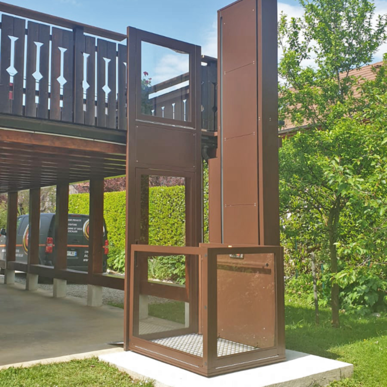 Fixed platform lift