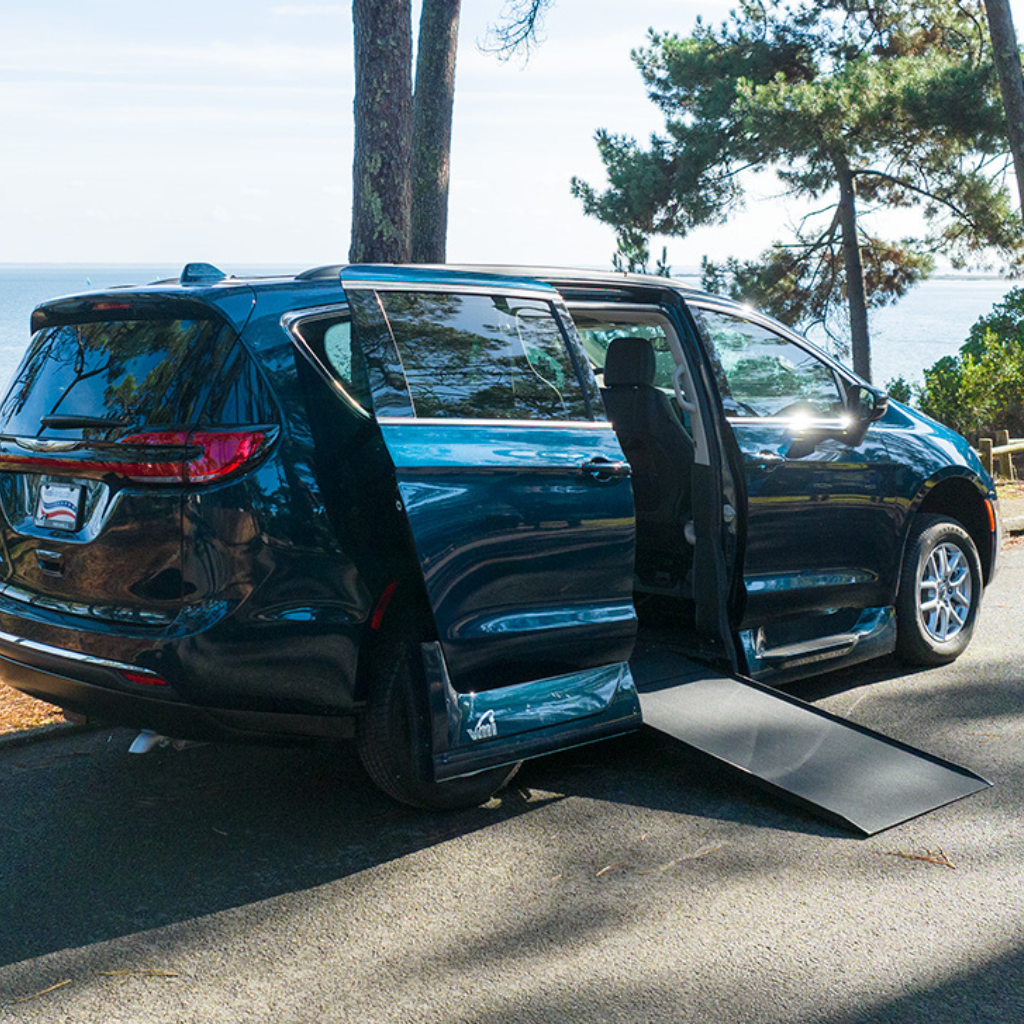 Chrysler Pacifica Mobility 2