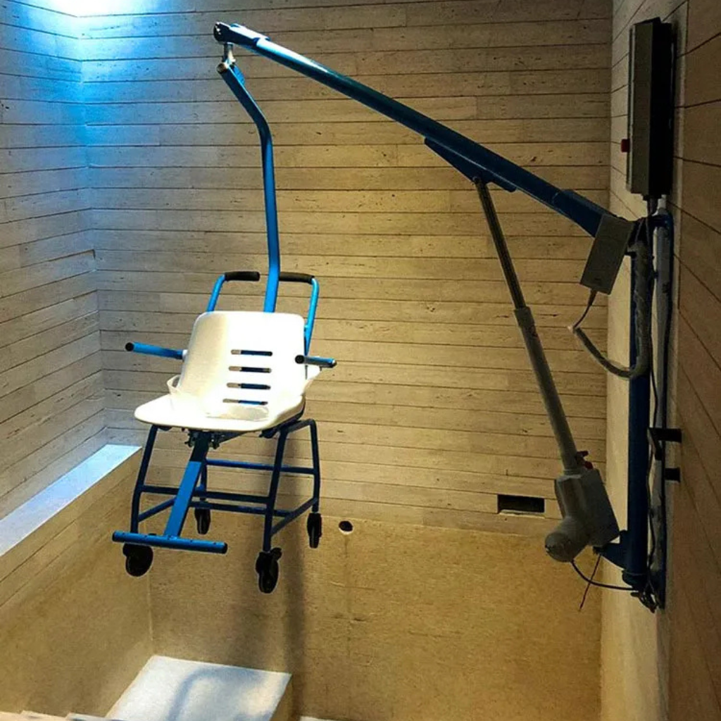 F130 – Fixed Pool Lift​