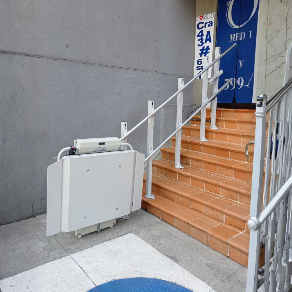 Platform Stairlift Delta 10