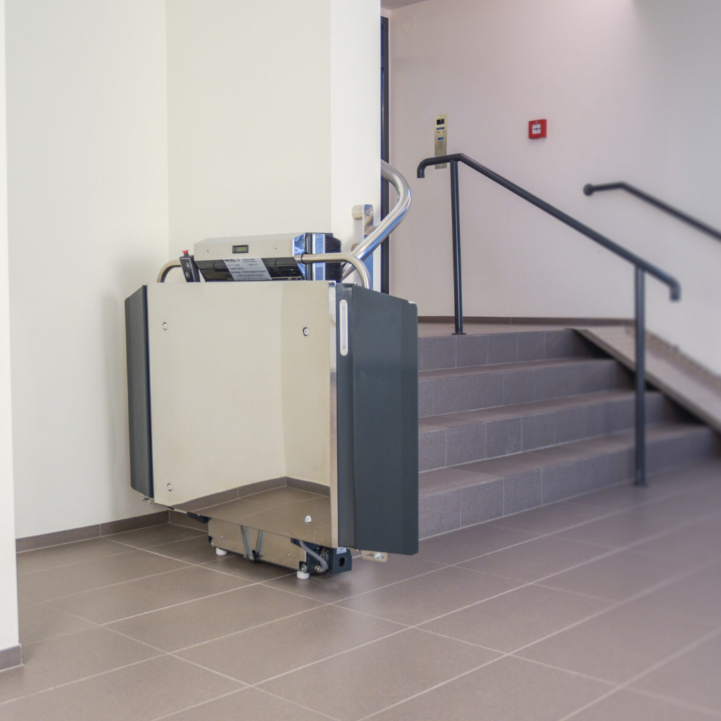 Platform Stairlift Stratos 6