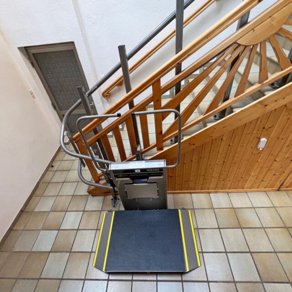 Platform Stairlift Stratos NGA 12