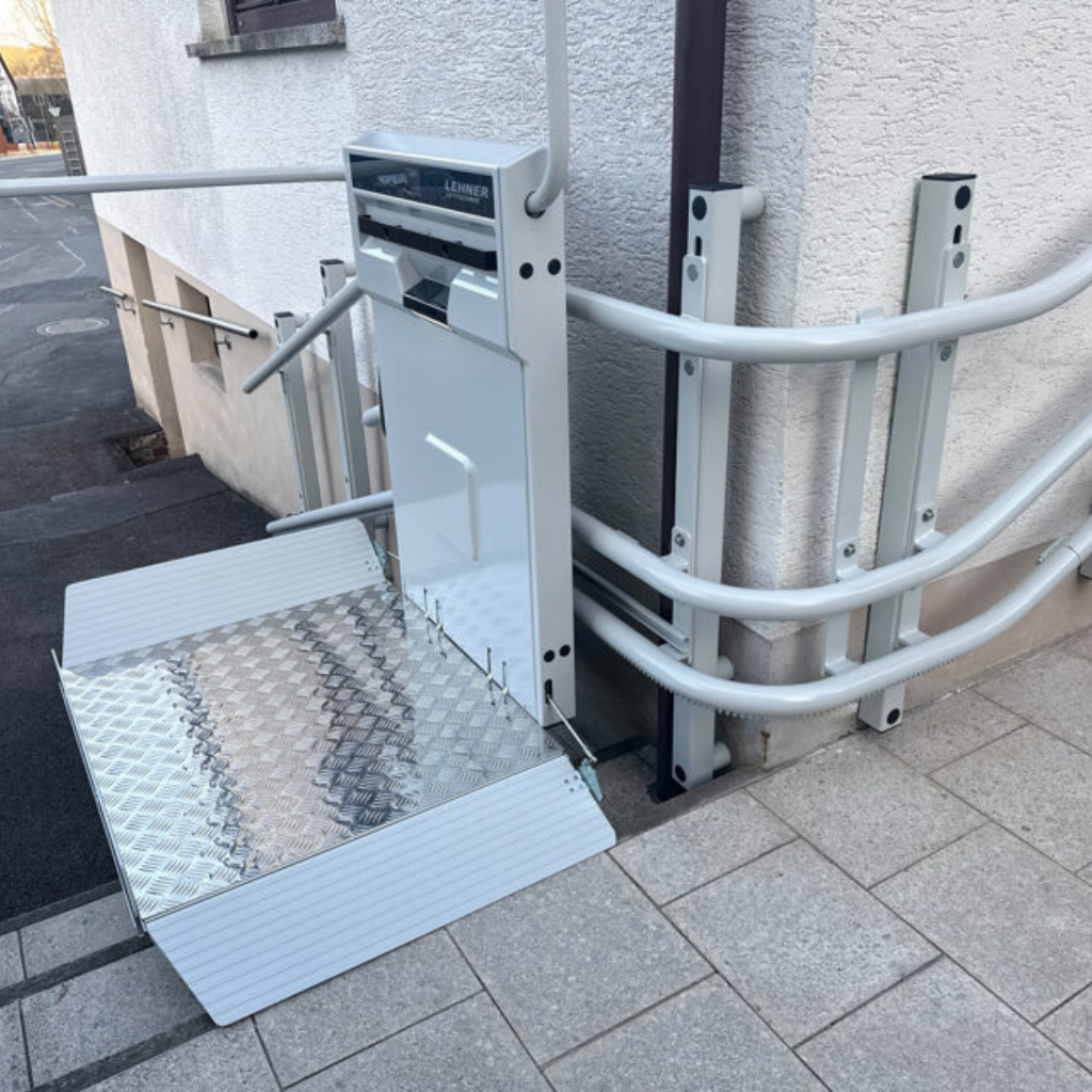 Platform Stairlift Stratos NGA 4