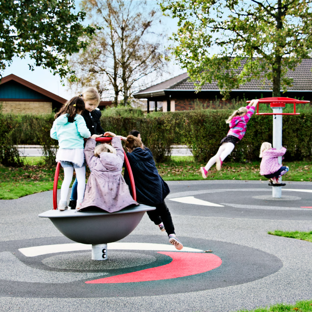 Tipi Carousel with Top Brace 1