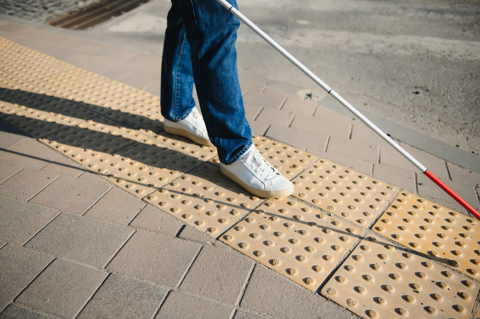 Tactile paving guidance strip for visually impaired wayfinding