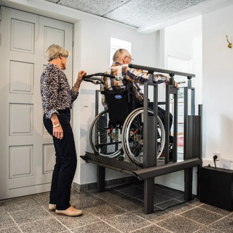 FlexStep-Compact-Stairlift-2