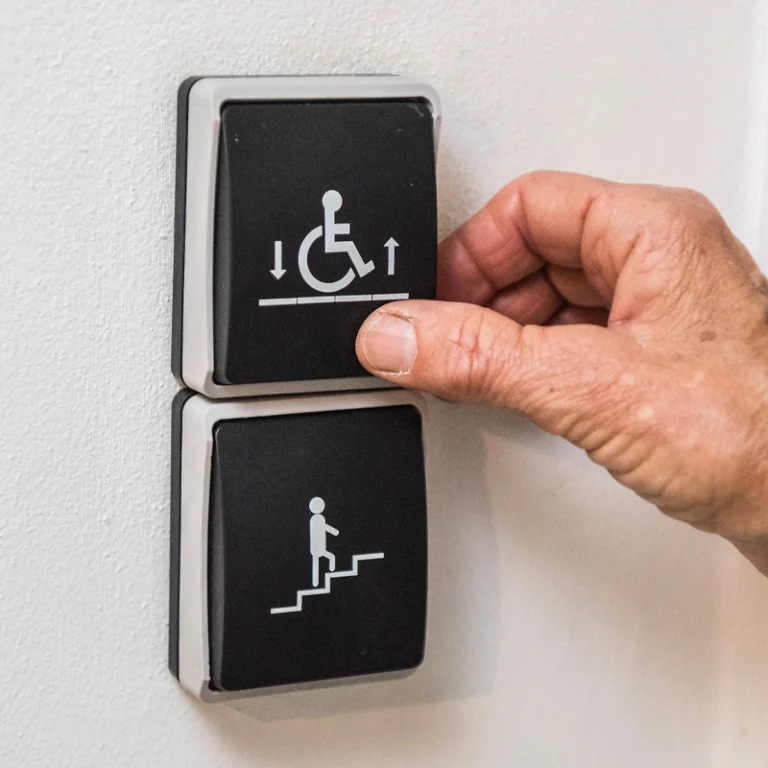 FlexStep-Compact-Stairlift-4