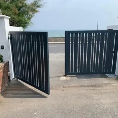 stainless-steel-automatic-swing-gate-for-homes-500x500